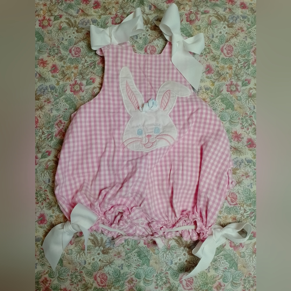 Adorable Vintage Easter Jumper pink with bunny and ribbon size 9 months